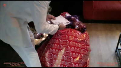 Mama, ik heb mijn kerstcadeau gekregen harige blonde mammie trut met grote kont gek op pik